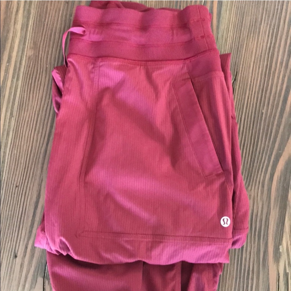 Lululemon relaxed fit joggers